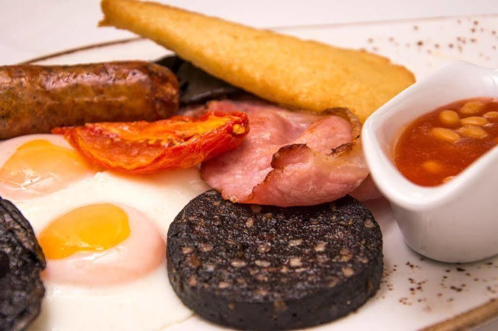 The Wensleydale Heifer Hotel Leyburn Ngoại thất bức ảnh
